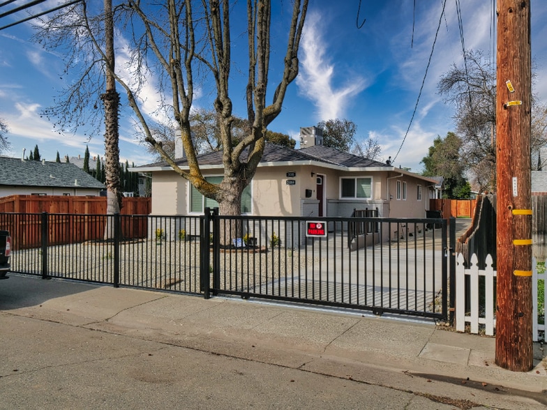 Building Photo - 308 6th St