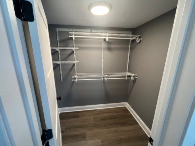 Building Photo - 2442 Old Harrisburg Rd