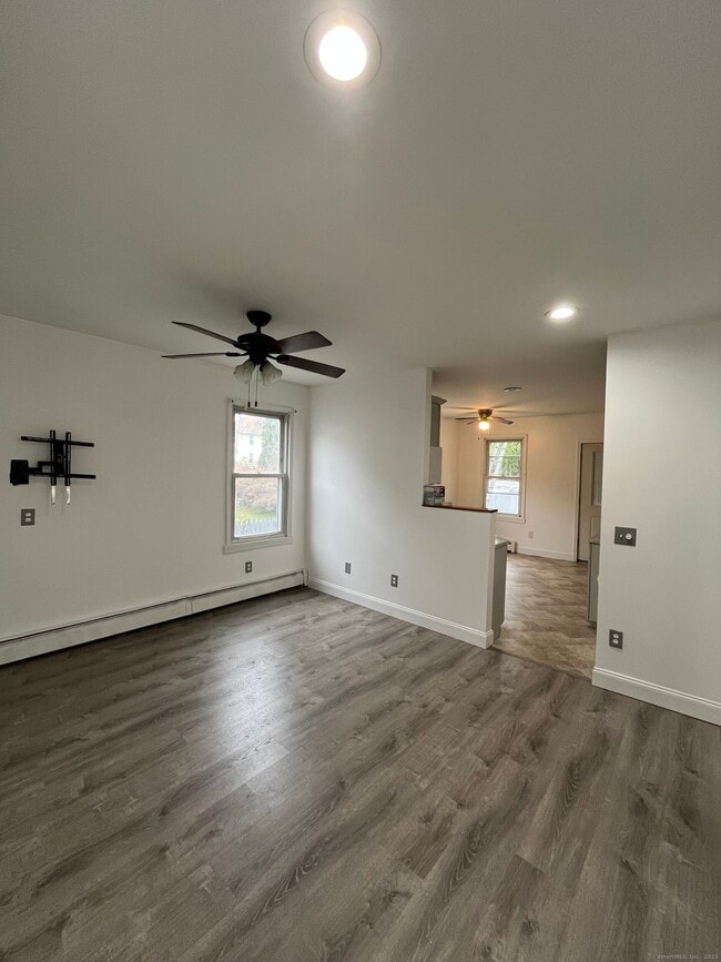 Building Photo - 120 Maltby St