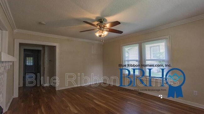 Building Photo - 605 Victory St NW