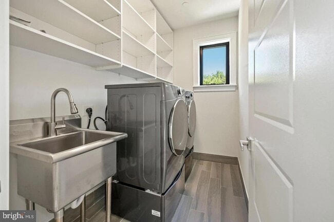 Building Photo - 5805 Massachusetts Ave