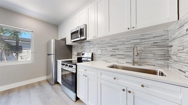 Building Photo - 74 W 15th St