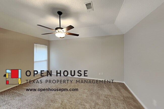 Building Photo - 2106 Turf Club Dr Arlington