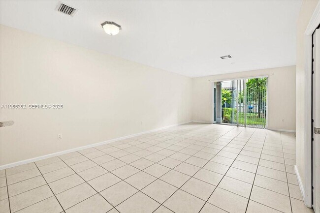Building Photo - 2779 SW 82nd Ave