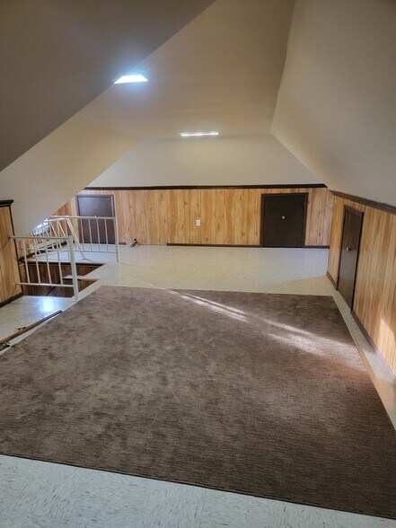 Building Photo - 102 3rd Ave