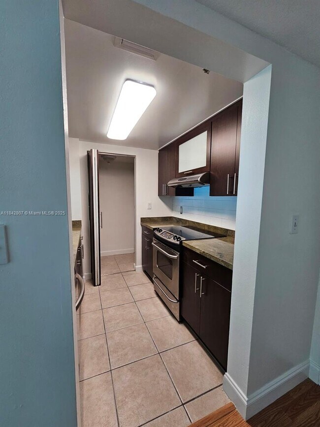 Primary Photo - 800 N Miami Ave