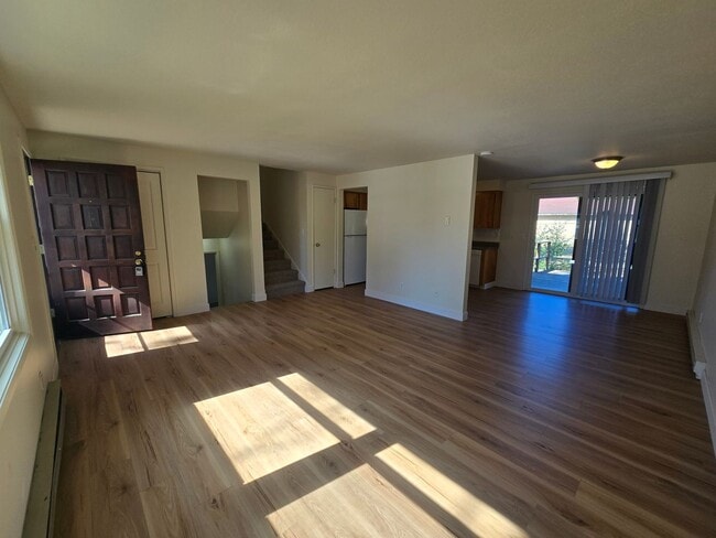 Building Photo - 10005