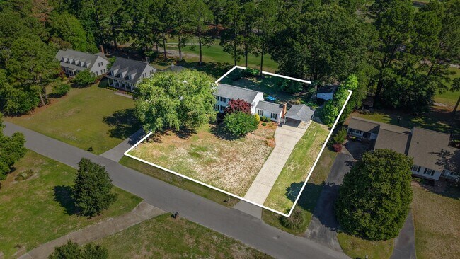 Building Photo - 206 Ramblewood Dr
