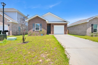 Building Photo - 4 Bedroom Home Near NAS Pensacola