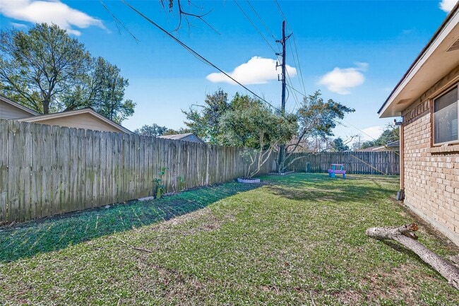 Building Photo - 22607 Fincastle Dr