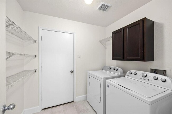 Building Photo - 18119 Waverly Hollow Ln