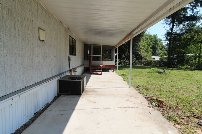 Building Photo - 8433 Pin Oak Rd