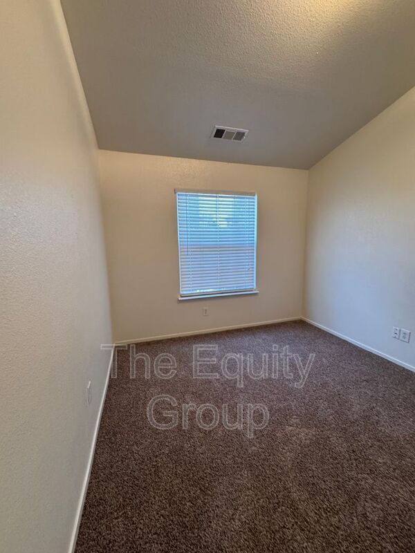 Building Photo - 1336 S Santa Fe St