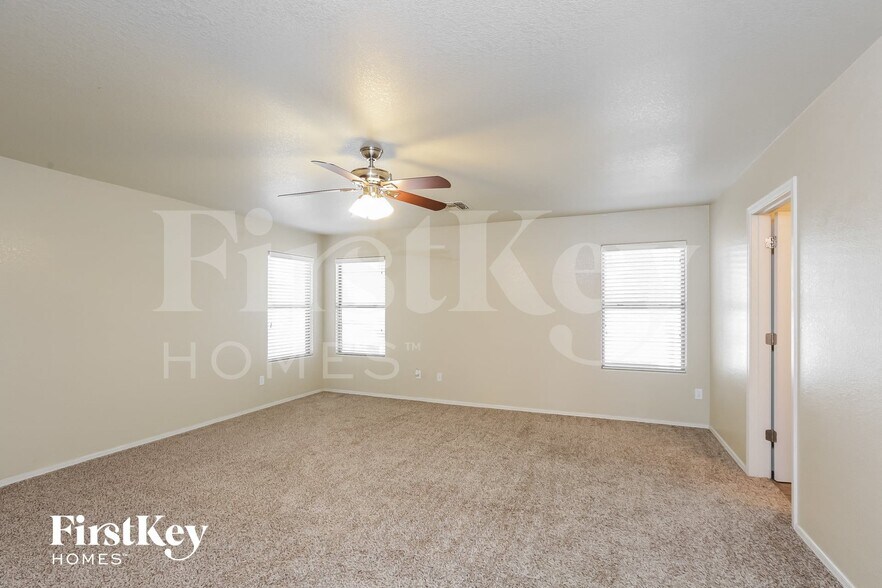 Building Photo - 21172 E Avenida Del Valle