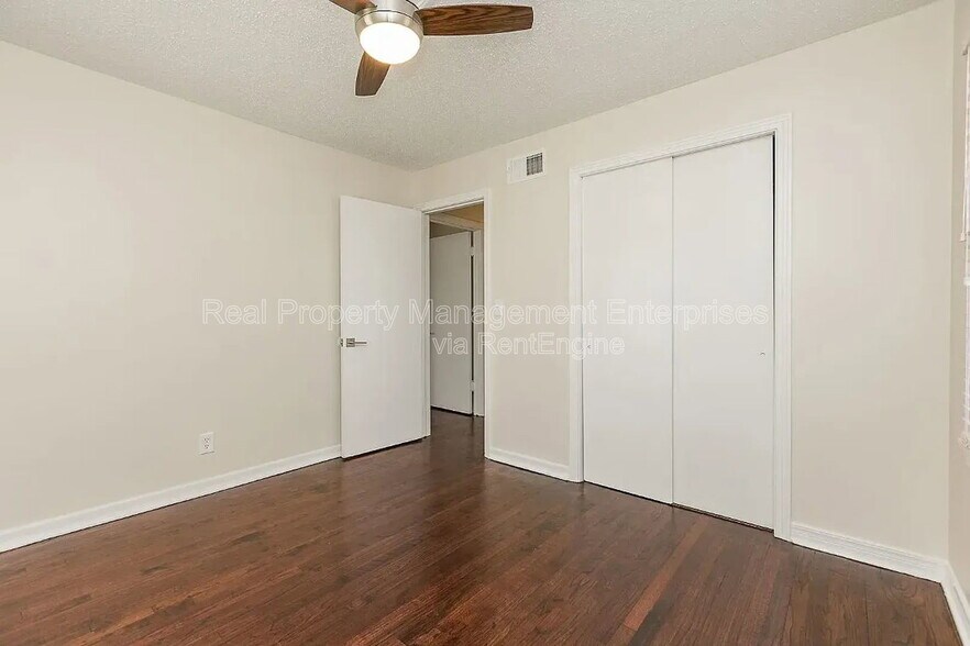 Building Photo - 1618 Oxford Way