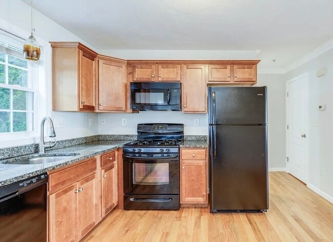 Building Photo - 7 Merrimac Way