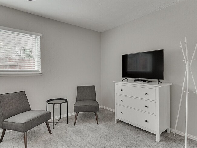 Building Photo - 2922 Clover Valley Dr