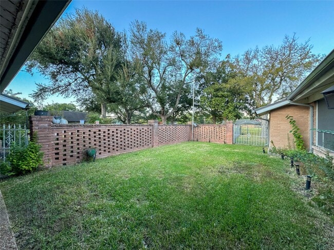 Building Photo - 5126 Berry Creek Dr