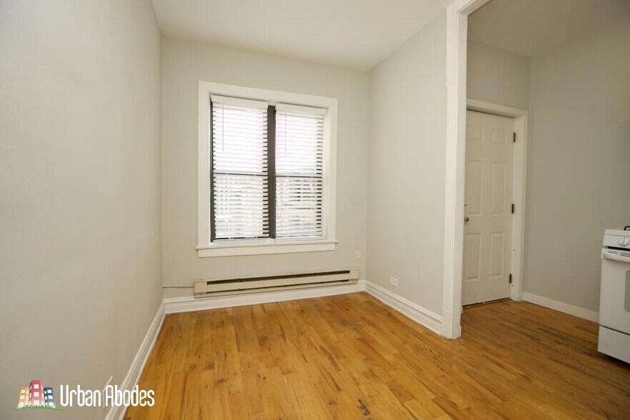 Building Photo - 3713 N Pine Grove Ave