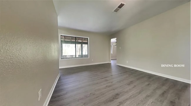 Building Photo - 36 Fairway Ln