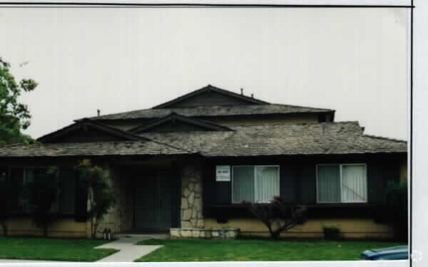 Building Photo - 1100 Hull Pl