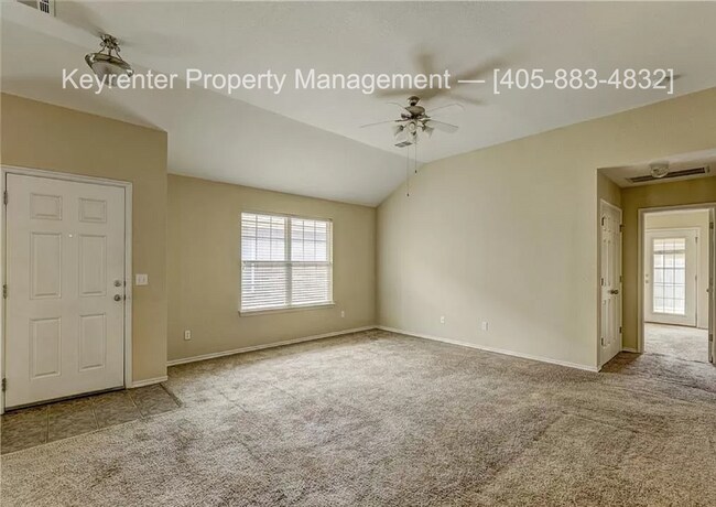 Building Photo - Gorgeous 3 bedroom 2 Bath and 2 Car Home in the Heart of Yukon