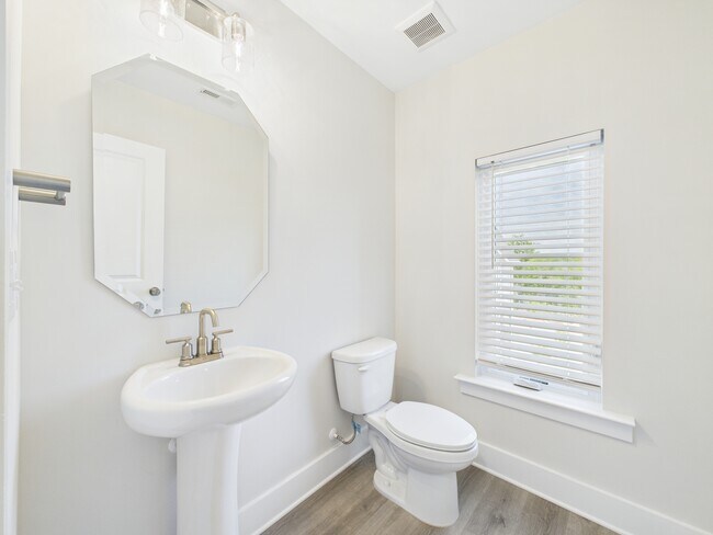 Building Photo - 308 Ferebee Pl