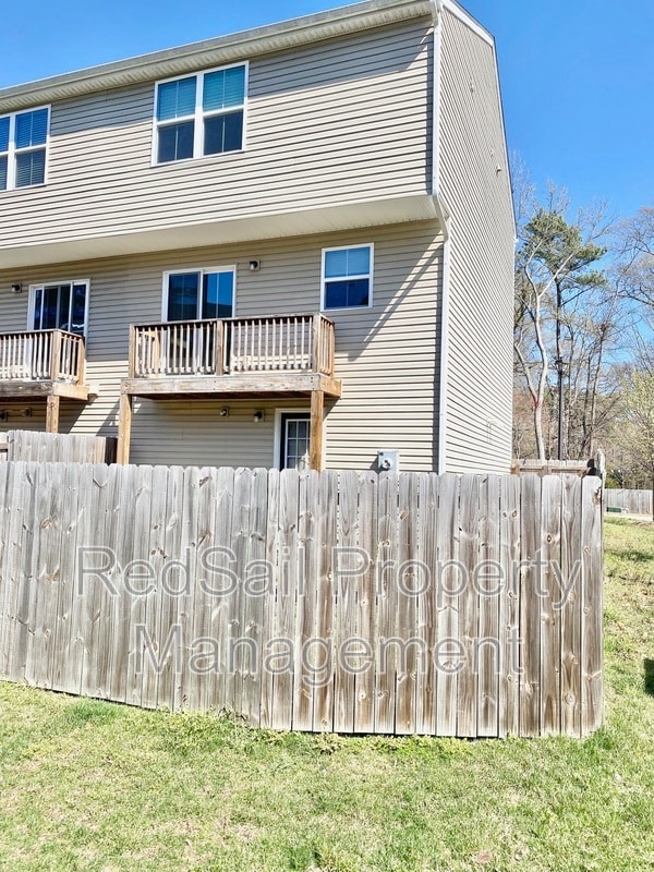 Building Photo - 22 Manilla Cir