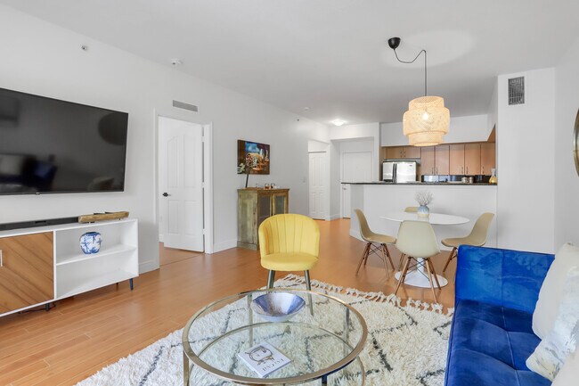 Building Photo - 255 NE 3rd Ave