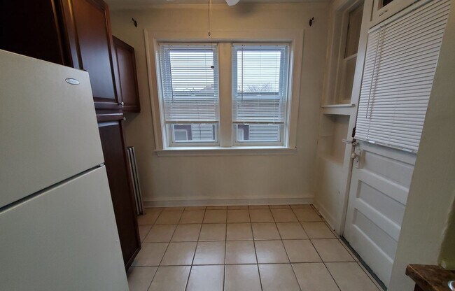 Building Photo - 3054 W Irving Park Rd