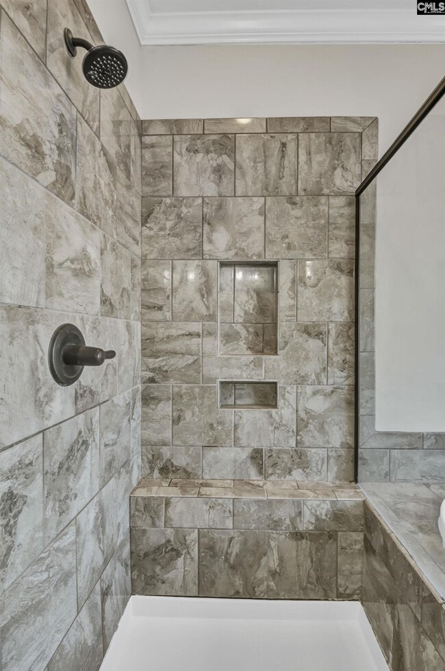 Building Photo - 5 Mapleline Ct