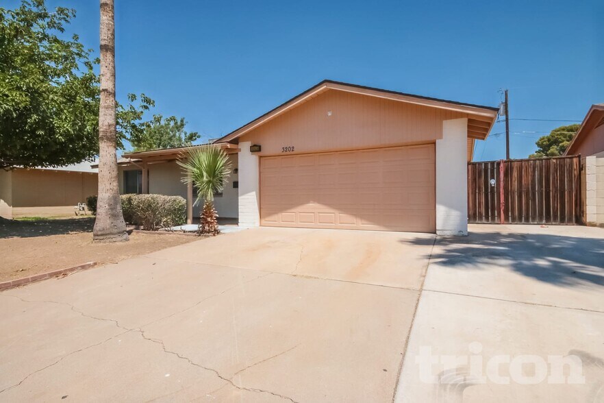 Building Photo - 3202 W Wood Dr