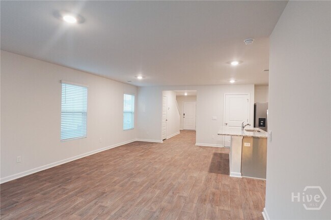 Building Photo - 393 Coconut Dr