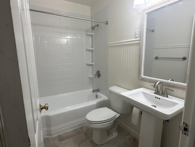 Building Photo - 1247 Avenue F