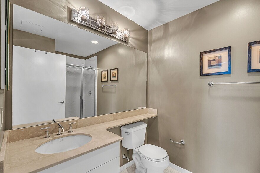 Building Photo - 17 Otis St