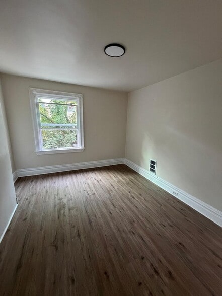 Building Photo - 7122 Idlewild St