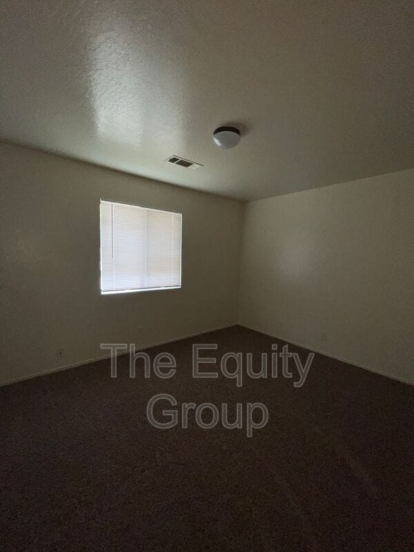 Building Photo - 10730 Railroad Ave