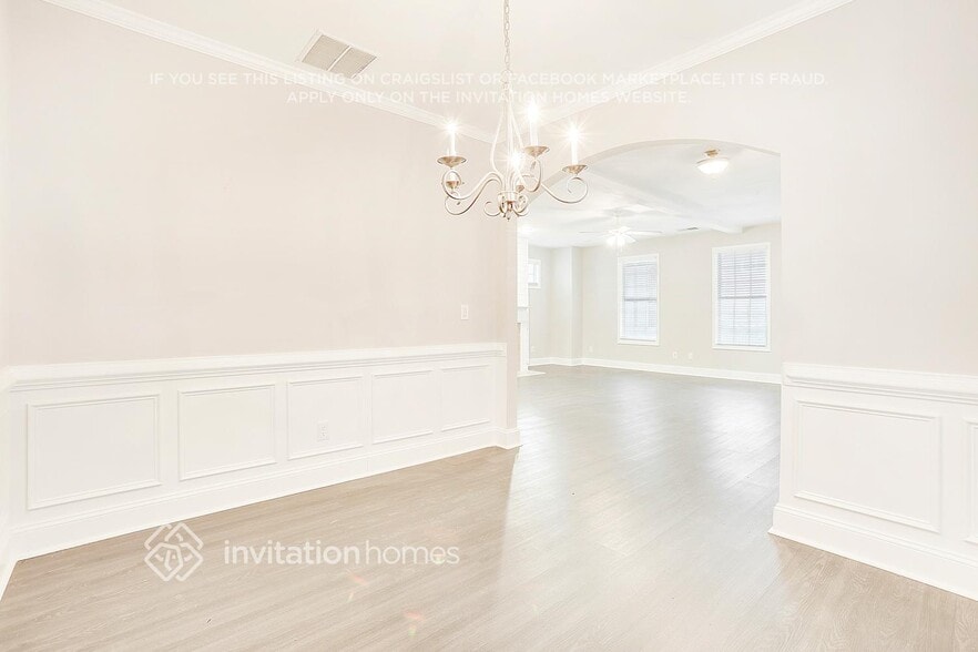 Building Photo - 1307 Sweetbriar Cir