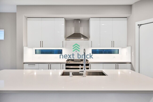 Building Photo - Stunning 4-Bed, 2.75-Bath Single-Family Home Ready for Rent!