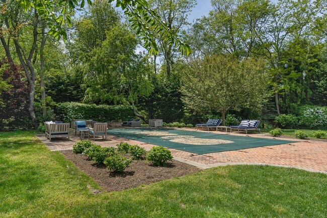 Building Photo - 19 Fairleigh Ct
