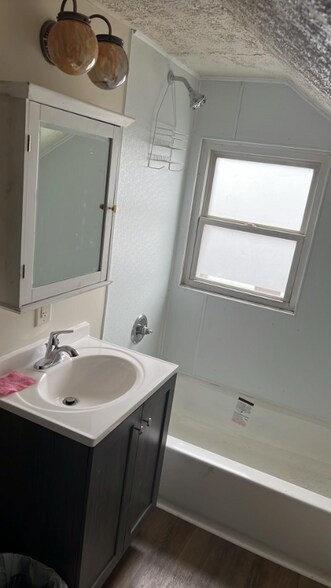 Building Photo - 143 Martz Ave