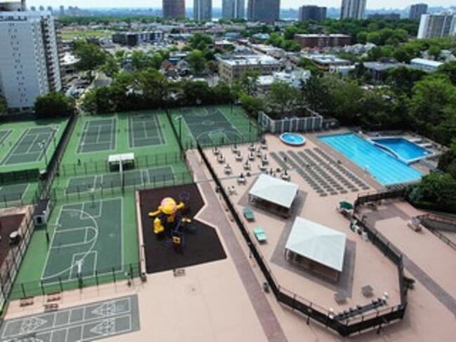 Building Photo - 2000 Linwood Ave