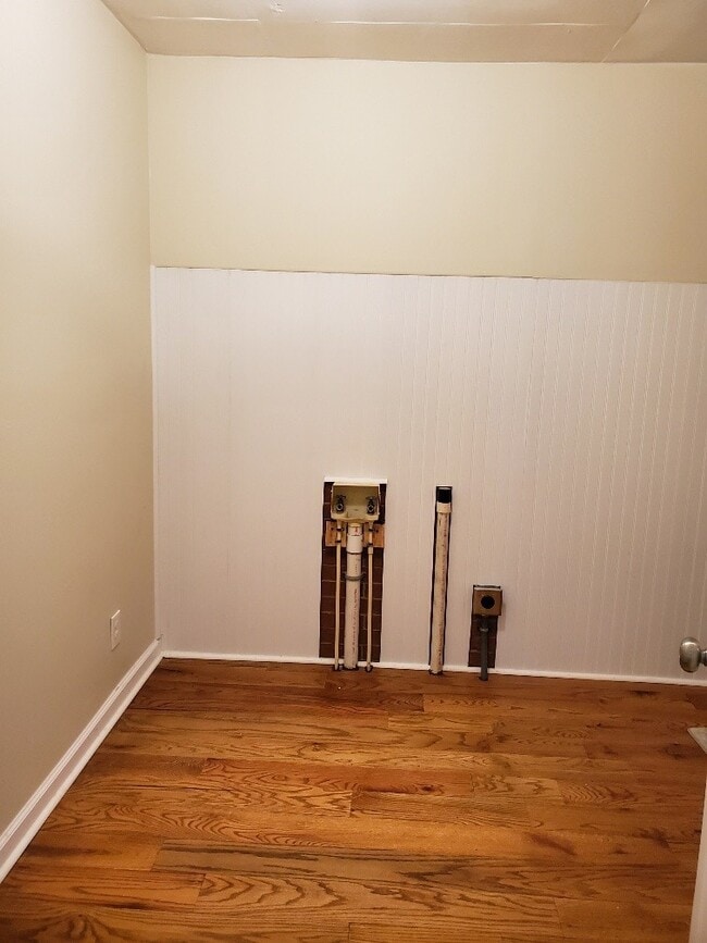 Building Photo - Newly Remodeled Mid Century Style Home!!