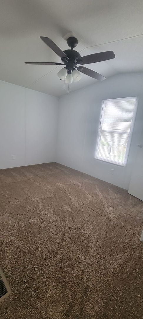 Building Photo - Ready to Move in