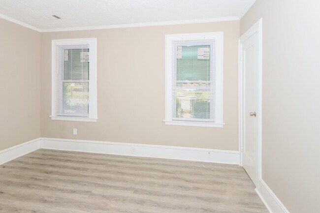 Building Photo - 1385 Patterson St