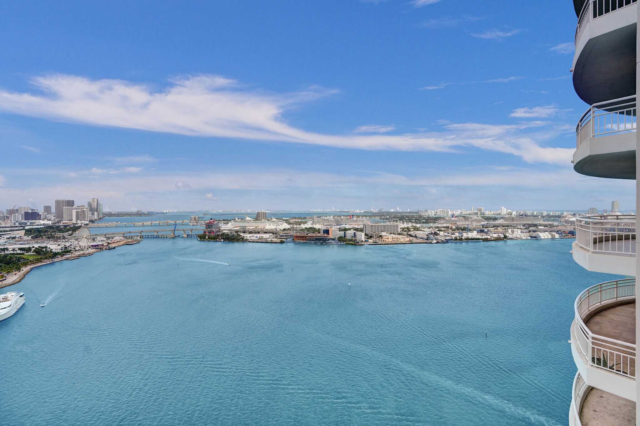 Building Photo - 848 Brickell Key Dr