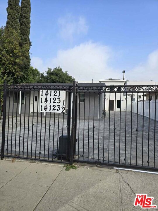 Building Photo - 14121 Califa St