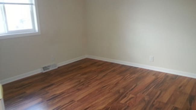 Building Photo - 2303 Morrie Dr