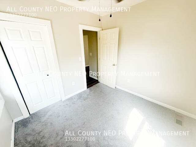 Building Photo - 901 McKinley Ave