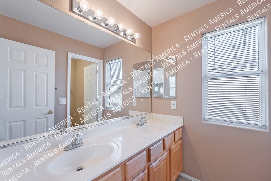 Building Photo - 20277 N 68th Dr